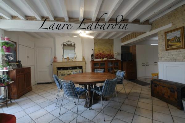 Propriété - une maison d'habitation - 5 chambres d'hôtes - 2 appartements en location sur plus de 1 hectare à SAINTE BAZEILLE (47)
