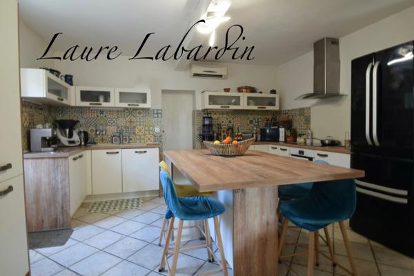 Propriété - une maison d'habitation - 5 chambres d'hôtes - 2 appartements en location sur plus de 1 hectare à SAINTE BAZEILLE (47)
