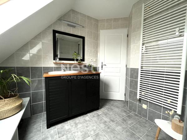 Maison à vendre, Monterblanc, 103 m², 3 chambres avec un terrain de 594 m²