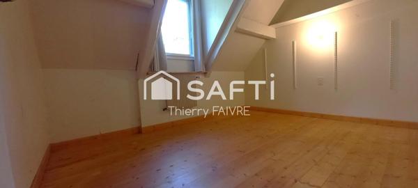 Propriété de caractère proche Champagnole