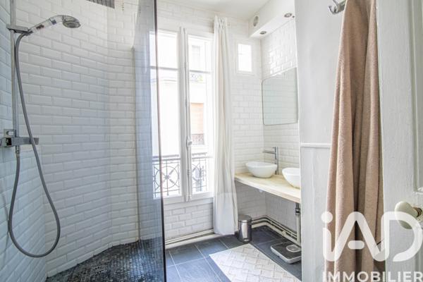 Location appartement 2 pièces 54 m² Paris 18