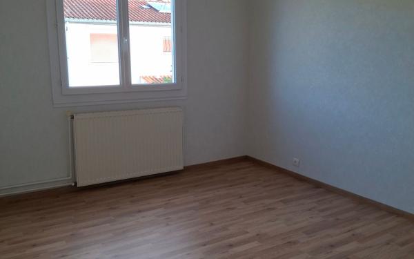 Maison à vendre    6 pièces •  Aussillon