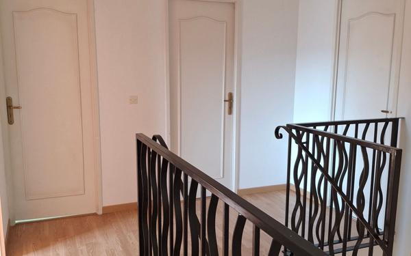 Maison à vendre    6 pièces •  Aussillon