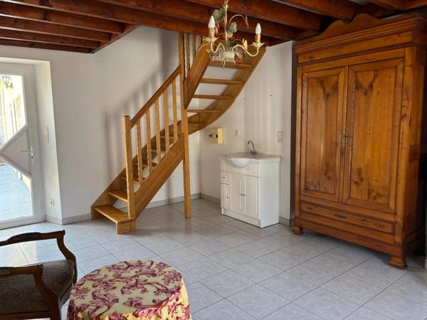 Maison en pierre lumineuse, 3 chambres + dépendance aménagée - garage – Secteur Bains-sur-Oust, à proximité de l’Île-aux-Pies