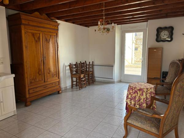 Maison en pierre lumineuse, 3 chambres + dépendance aménagée - garage – Secteur Bains-sur-Oust, à proximité de l’Île-aux-Pies
