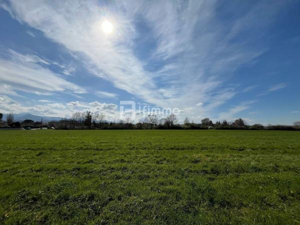 Terrain constructible de 4409 m²
