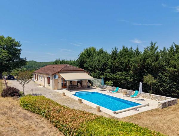 Maison contemporaine - Gourdon SECTEUR GOURDON - Lumineuse Maison contemporaine de plain-pied 3 chambres avec jardin arboré et piscine