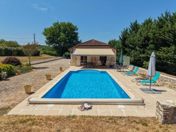 Maison contemporaine - Gourdon SECTEUR GOURDON - Lumineuse Maison contemporaine de plain-pied 3 chambres avec jardin arboré et piscine