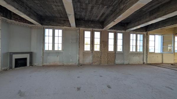 Appartement T4 de 93m² au dernier étage avec ascenseur - Brive hyper centre avec vue dégagée