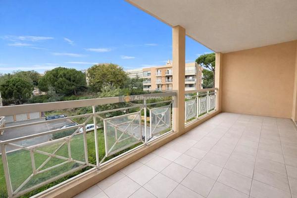 Vente Appartement 3 pièces 64 m2 à Fréjus