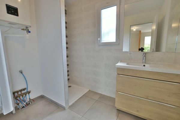 Maison à louer maison plain pied 3 pièces MONTADY (34)