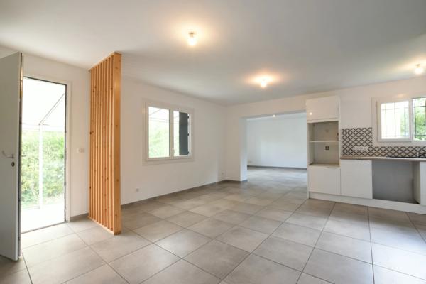 Maison à louer maison plain pied 3 pièces MONTADY (34)