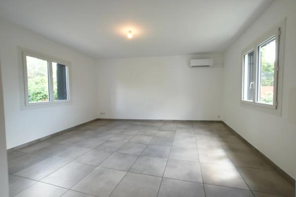 Maison à louer maison plain pied 3 pièces MONTADY (34)