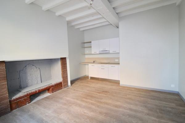 Castelmoron sur Lot, appartement 3 pièce(s) de 55 m2 comprenant pièce de vie avec cuisine équipée en rdc et chambre et bureau à l'étages à l'étage avec salle de bains , Castelmoron sur lot