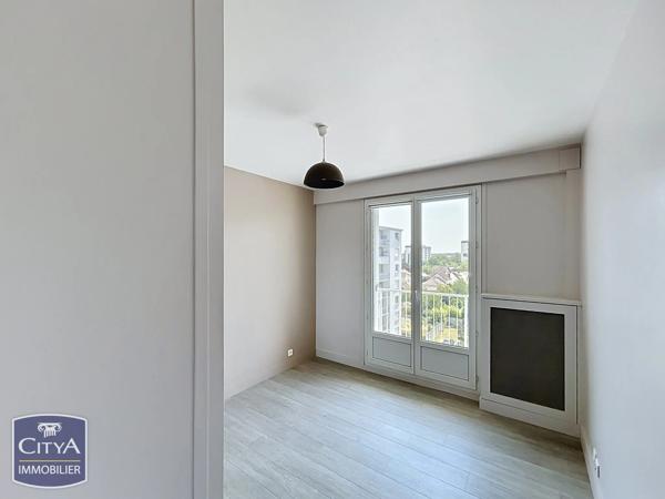 Appartement à vendre 2 pièces 48.87m² Lucé (28110)
