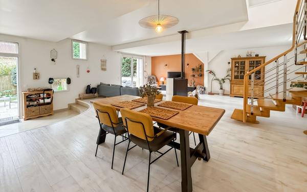 Maison à vendre    6 pièces •  Marines