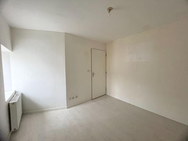 47300 VILLENEUVE SUR LOT Villeneuve/Lot, immeuble de 3 appartements, idéal investisseurs