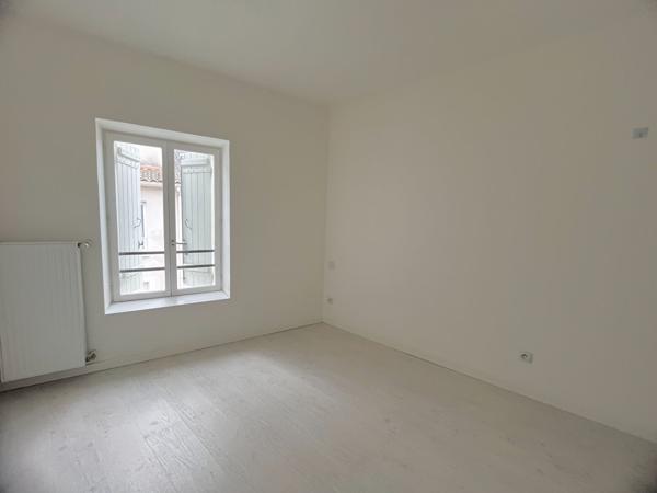 47300 VILLENEUVE SUR LOT Villeneuve/Lot, immeuble de 3 appartements, idéal investisseurs
