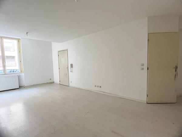 47300 VILLENEUVE SUR LOT Villeneuve/Lot, immeuble de 3 appartements, idéal investisseurs