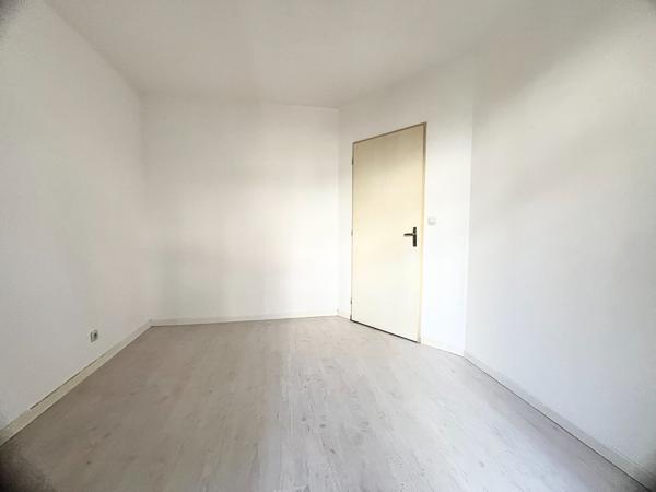 47300 VILLENEUVE SUR LOT Villeneuve/Lot, immeuble de 3 appartements, idéal investisseurs