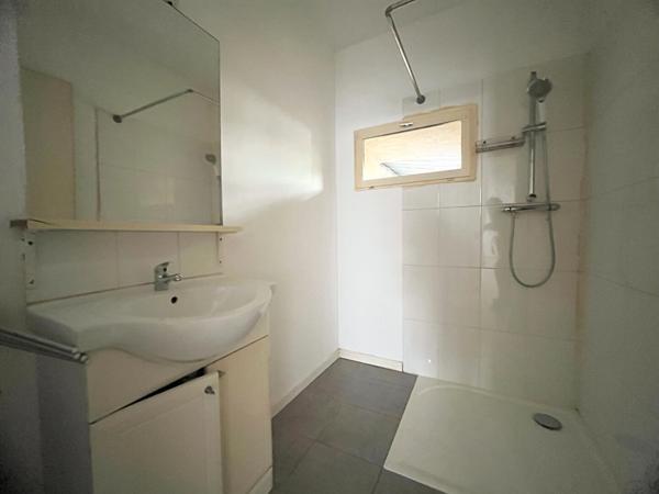47300 VILLENEUVE SUR LOT Villeneuve/Lot, immeuble de 3 appartements, idéal investisseurs