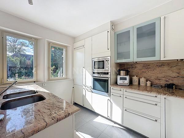 Maison Lamorlaye 9 pièce(s) 210 m2