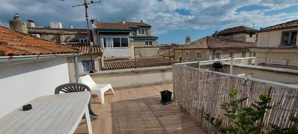 30. GARD. Nîmes. Magnifique appartement entièrement rénové de 64 m² au coeur de l'écusson