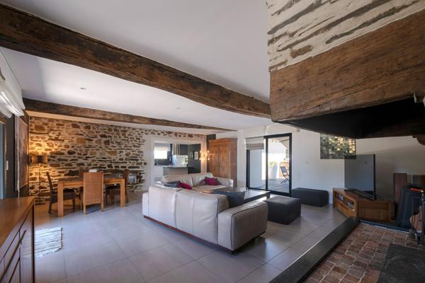 Maison Chateaugiron 5 pièces  MEUBLÉE 210.70 m2