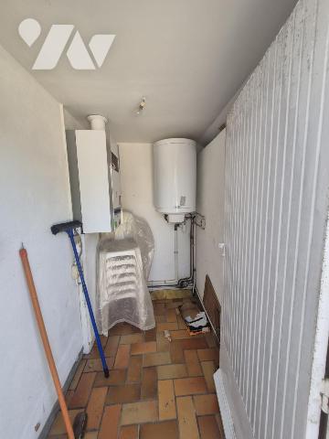 LA TURBALLE PROCHE CENTRE BOURG A PIEDS PARCELLE 812M² DEPENDANCE 60 M² DIVISION POSSIBLE 