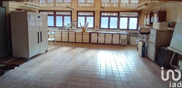 Maison 6 pièces de 166 m² à Thiézac (15800)