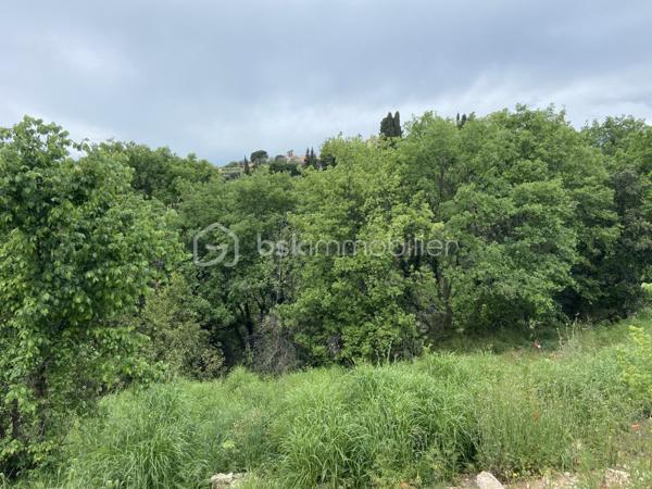 Terrain de 840 m²