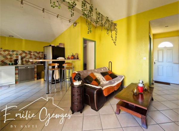 Maison avec appartement indépendant, piscine et garage