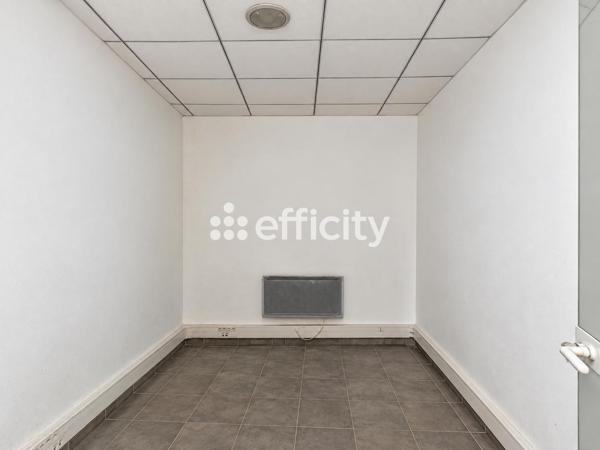 Local Commercial
         3 pièces
        - 66 m² 693 000 € *
