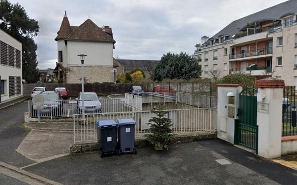 Stationnement à louer    Saint-Cyr-sur-Loire