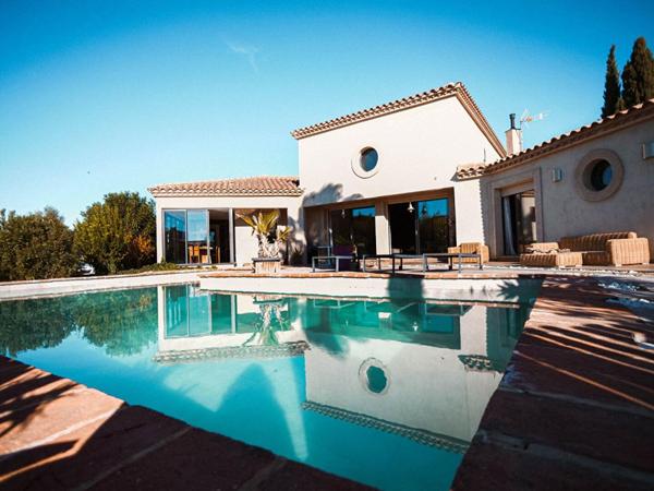 Incroyable villa de haut standing  de 205 m² sur un terrain de 2000 m² avec piscine