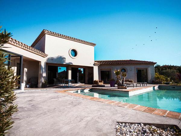 Incroyable villa de haut standing  de 205 m² sur un terrain de 2000 m² avec piscine