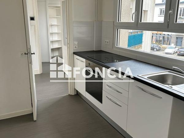 Location Appartement 6 pièces 112.9 m² - 14 SQUARE CLISSON Lorient 56100