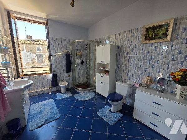 Maison de village 180 m² avec grand garage et beaux volumes – Proche Marmande