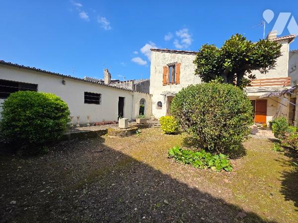 Maison de village 180 m² avec grand garage et beaux volumes – Proche Marmande