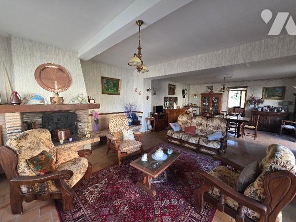 Maison de village 180 m² avec grand garage et beaux volumes – Proche Marmande