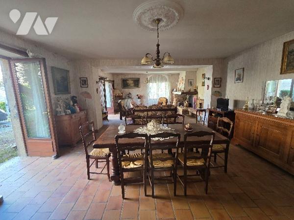 Maison de village 180 m² avec grand garage et beaux volumes – Proche Marmande