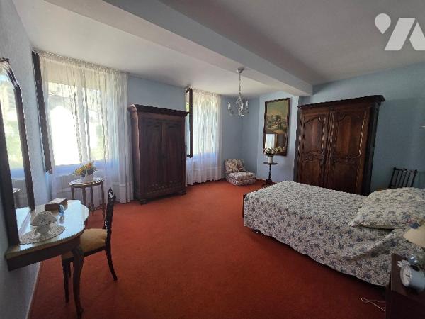 Maison de village 180 m² avec grand garage et beaux volumes – Proche Marmande