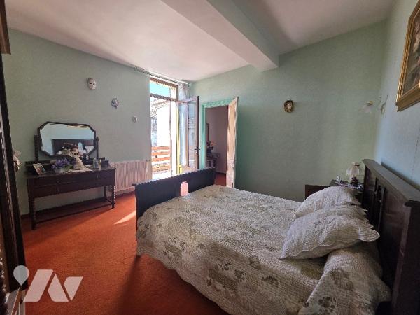 Maison de village 180 m² avec grand garage et beaux volumes – Proche Marmande