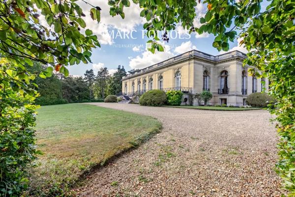 Propriété de prestige au coeur d’un parc de plus de 4 hectares…