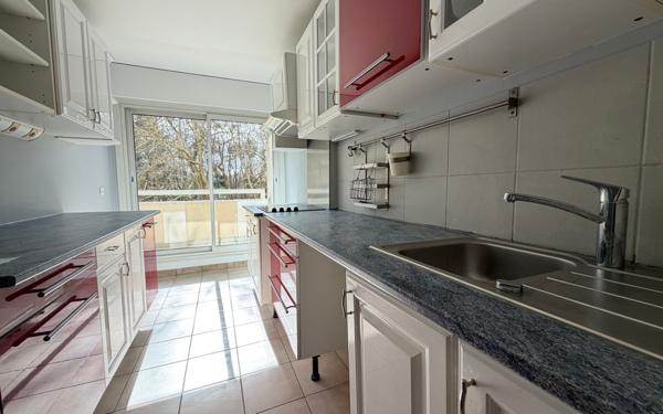 Appartement à louer    5 pièces • 98,07 m2 Noisy-le-Grand