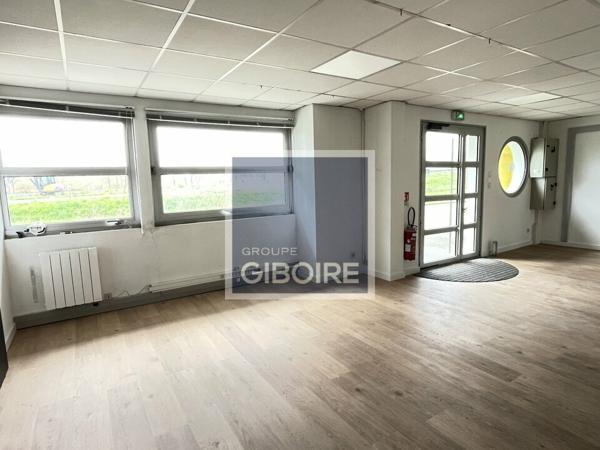 Local d'activites 240 m² à louer SERVON-SUR-VILAINE (réf : 35.6833)