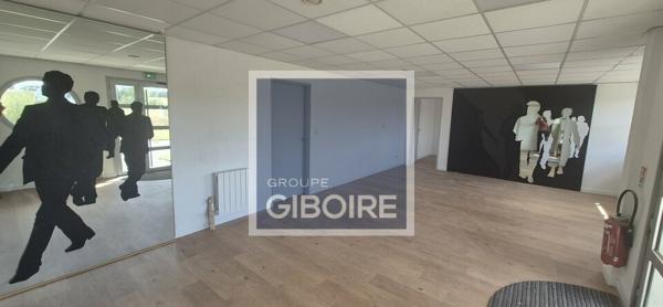 Local d'activites 240 m² à louer SERVON-SUR-VILAINE (réf : 35.6833)