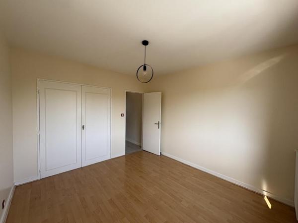 Appartement T4 à louer - 75 m² (réf : 544191)