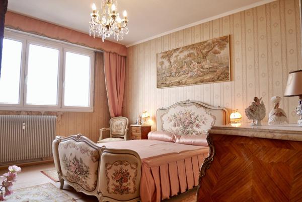 APPARTEMENT T3 DERNIER ETAGE, BALCON ET STATIONNEMENT