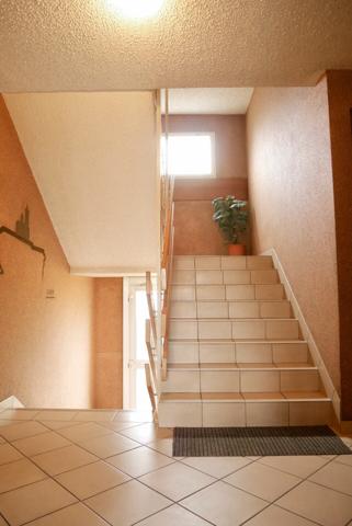 APPARTEMENT T3 DERNIER ETAGE, BALCON ET STATIONNEMENT